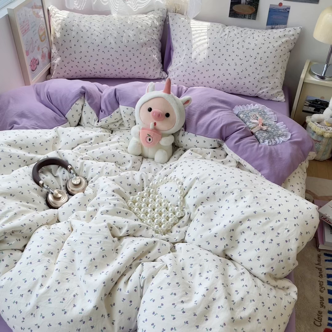 91家纺网 家纺一手货源 找家纺 卡迪熊家纺 2025新款水洗双层纱双拼碎花四件套 小花朵朵