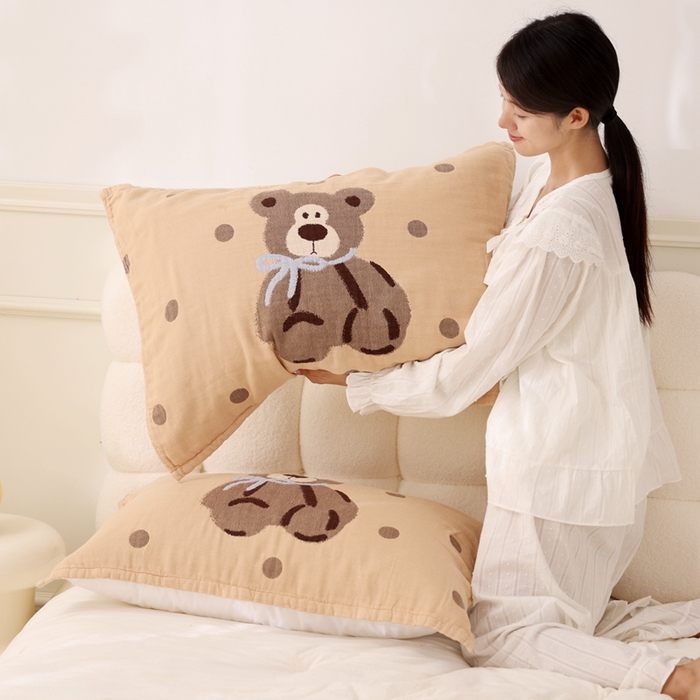 91家纺网 家纺一手货源 找家纺 朴尔家纺-毛巾被 2025新款全棉纯棉欣软系列定位四层加厚柔软纱布枕巾单枕巾枕巾单件 圈圈熊 52x75cm枕巾一对