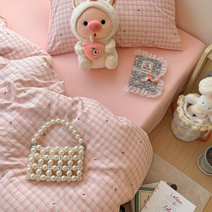 91家纺网 家纺一手货源 找家纺 卡迪熊家纺 2025新款水洗双层纱双拼碎花四件套 小小樱桃