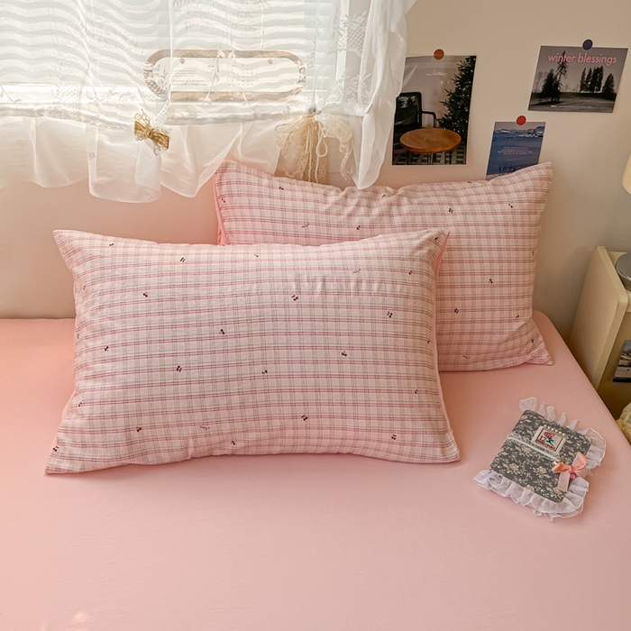 91家纺网 家纺一手货源 找家纺 卡迪熊家纺 2025新款水洗双层纱双拼碎花四件套 小小樱桃