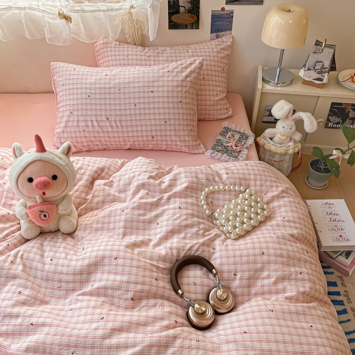 91家纺网 家纺一手货源 找家纺 彩韵家纺 2025新款水洗双层纱双拼碎花四件套 小小樱桃