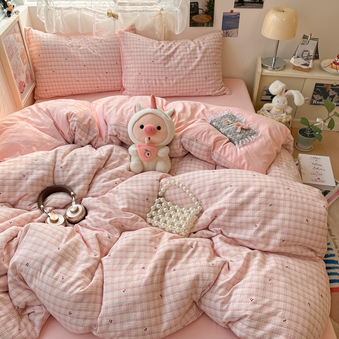 91家纺网 家纺一手货源 找家纺 彩韵家纺 2025新款水洗双层纱双拼碎花四件套 小小樱桃