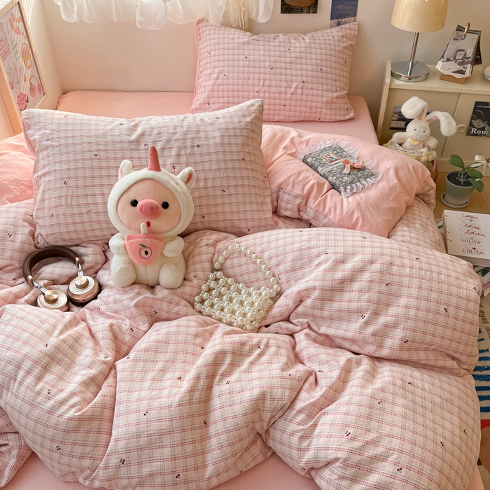 91家纺网 家纺一手货源 找家纺 彩韵家纺 2025新款水洗双层纱双拼碎花四件套 小小樱桃