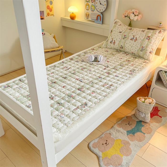 91家纺网 家纺一手货源 找家纺 梵朴 2025新款学生宿舍上下铺牛奶绒夹棉床垫床护垫床褥子 花开花兔-绿