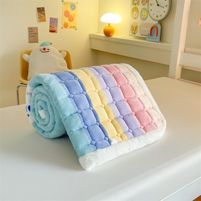 91家纺网 家纺一手货源 找家纺 梵朴 2025新款学生宿舍上下铺牛奶绒夹棉床垫床护垫床褥子 彩虹条