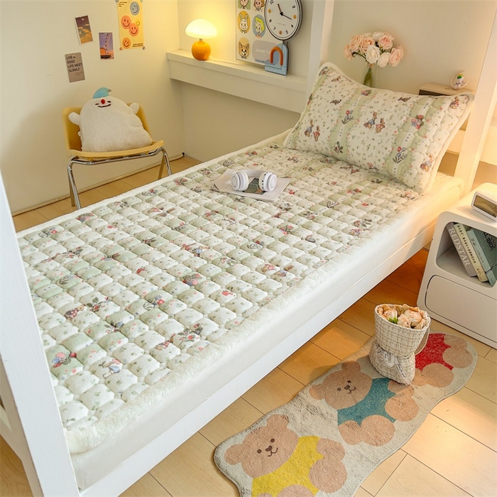 91家纺网 家纺一手货源 找家纺 梵朴 2025新款学生宿舍上下铺牛奶绒夹棉床垫床护垫床褥子 花开花兔-绿