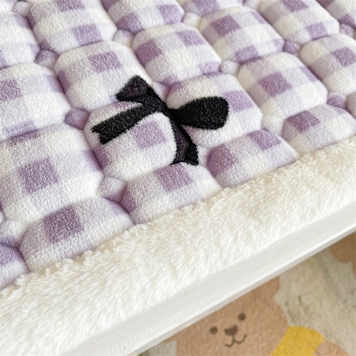 91家纺网 家纺一手货源 找家纺 梵朴 2025新款学生宿舍上下铺牛奶绒夹棉床垫床护垫床褥子 蝴蝶结紫