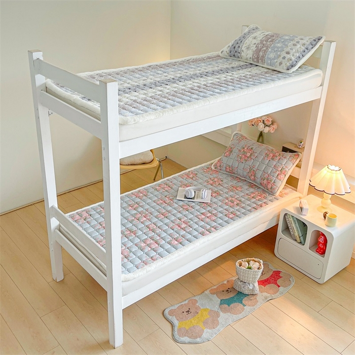 91家纺网 家纺一手货源 找家纺 梵朴 2025新款学生宿舍上下铺牛奶绒夹棉床垫床护垫床褥子 欧风花影-蓝