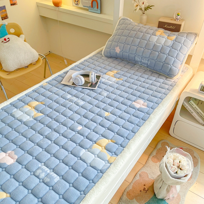 91家纺网 家纺一手货源 找家纺 梵朴 2025新款学生宿舍上下铺牛奶绒夹棉床垫床护垫床褥子 星星月亮