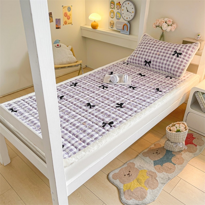 91家纺网 家纺一手货源 找家纺 梵朴 2025新款学生宿舍上下铺牛奶绒夹棉床垫床护垫床褥子 蝴蝶结紫