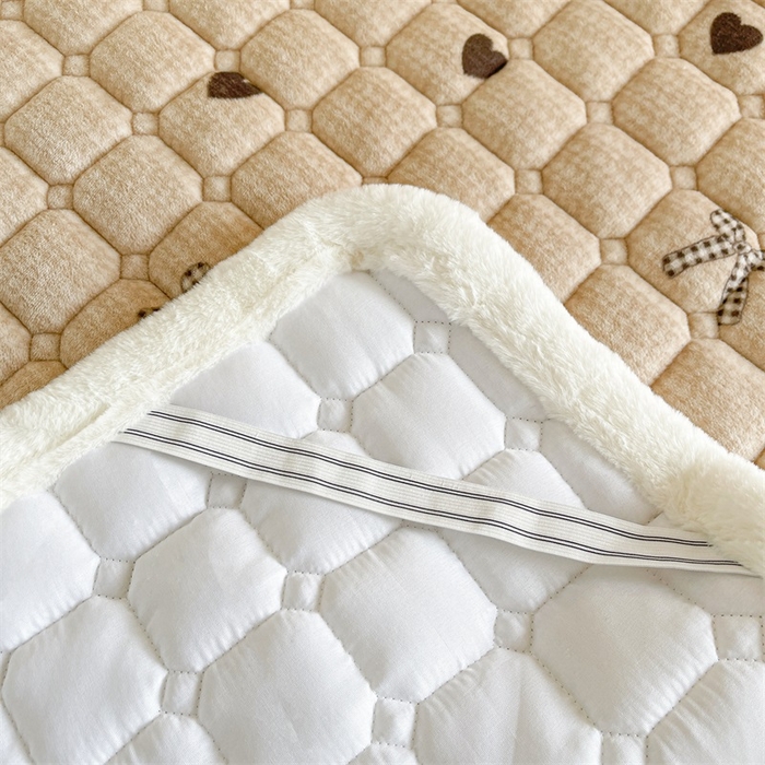 91家纺网 家纺一手货源 找家纺 梵朴 2025新款学生宿舍上下铺牛奶绒夹棉床垫床护垫床褥子 蝶之心-咖