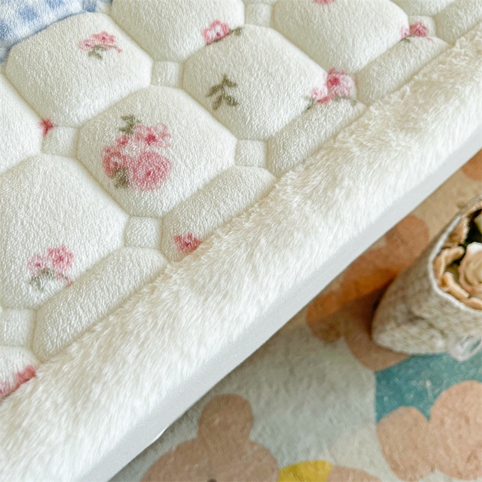 91家纺网 家纺一手货源 找家纺 梵朴 2025新款学生宿舍上下铺牛奶绒夹棉床垫床护垫床褥子 情意满满粉