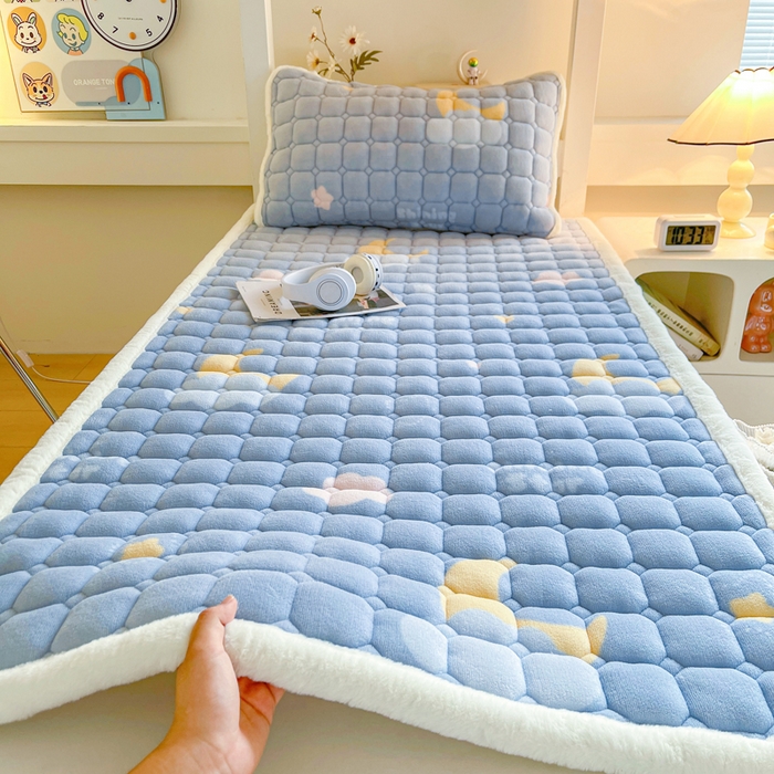 91家纺网 家纺一手货源 找家纺 梵朴 2025新款学生宿舍上下铺牛奶绒夹棉床垫床护垫床褥子 星星月亮