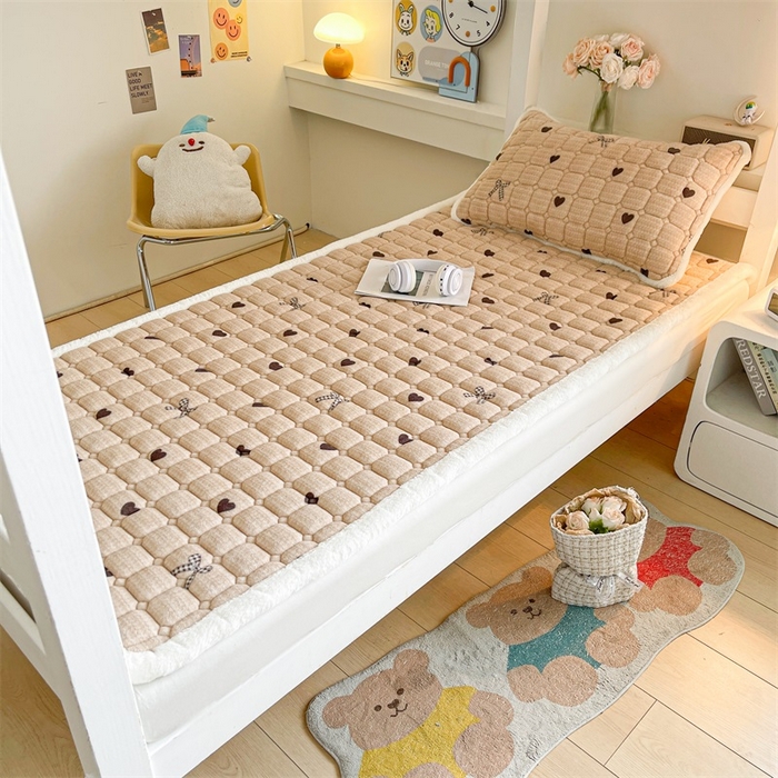 91家纺网 家纺一手货源 找家纺 梵朴 2025新款学生宿舍上下铺牛奶绒夹棉床垫床护垫床褥子 蝶之心-咖