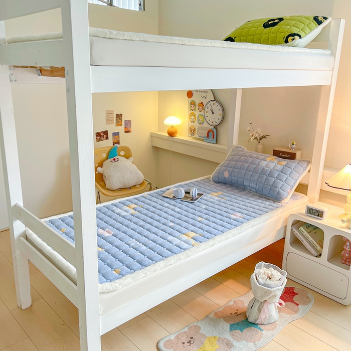 91家纺网 家纺一手货源 找家纺 梵朴 2025新款学生宿舍上下铺牛奶绒夹棉床垫床护垫床褥子 星星月亮