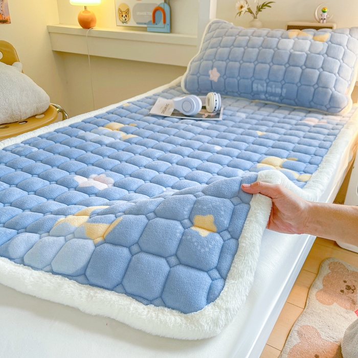 91家纺网 家纺一手货源 找家纺 梵朴 2025新款学生宿舍上下铺牛奶绒夹棉床垫床护垫床褥子 星星月亮