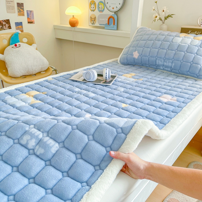 91家纺网 家纺一手货源 找家纺 梵朴 2025新款学生宿舍上下铺牛奶绒夹棉床垫床护垫床褥子 星星月亮