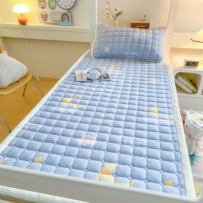 91家纺网 家纺一手货源 找家纺 梵朴 2025新款学生宿舍上下铺牛奶绒夹棉床垫床护垫床褥子 星星月亮