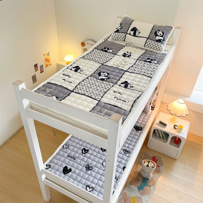 91家纺网 家纺一手货源 找家纺 梵朴 2025新款学生宿舍上下铺牛奶绒夹棉床垫床护垫床褥子 幸运心-灰