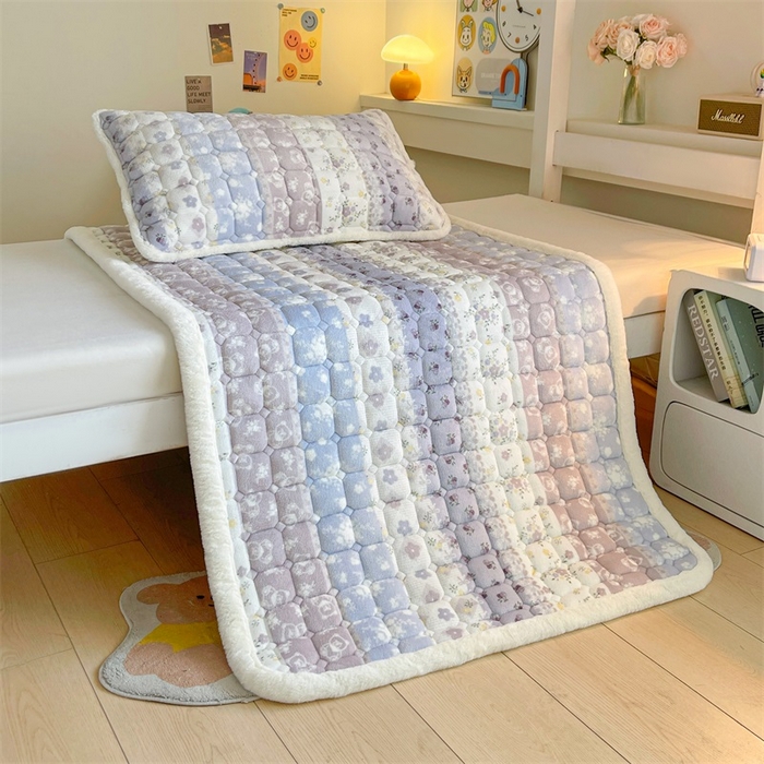 91家纺网 家纺一手货源 找家纺 梵朴 2025新款学生宿舍上下铺牛奶绒夹棉床垫床护垫床褥子 条纹小花-紫