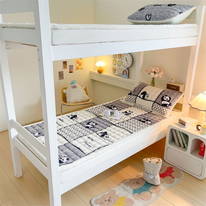 91家纺网 家纺一手货源 找家纺 梵朴 2025新款学生宿舍上下铺牛奶绒夹棉床垫床护垫床褥子 熊猫皮皮-灰