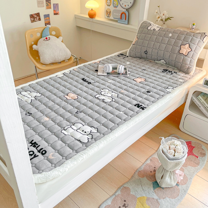 91家纺网 家纺一手货源 找家纺 梵朴 2025新款学生宿舍上下铺牛奶绒夹棉床垫床护垫床褥子 顽皮狗