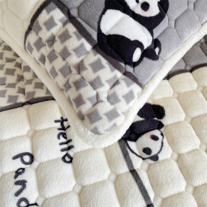 91家纺网 家纺一手货源 找家纺 梵朴 2025新款学生宿舍上下铺牛奶绒夹棉床垫床护垫床褥子 熊猫皮皮-灰