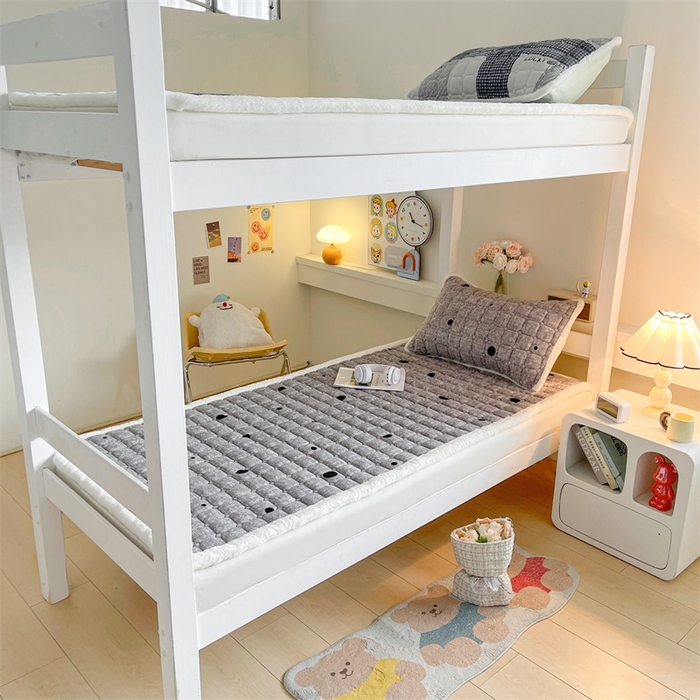 91家纺网 家纺一手货源 找家纺 梵朴 2025新款学生宿舍上下铺牛奶绒夹棉床垫床护垫床褥子 波点灰