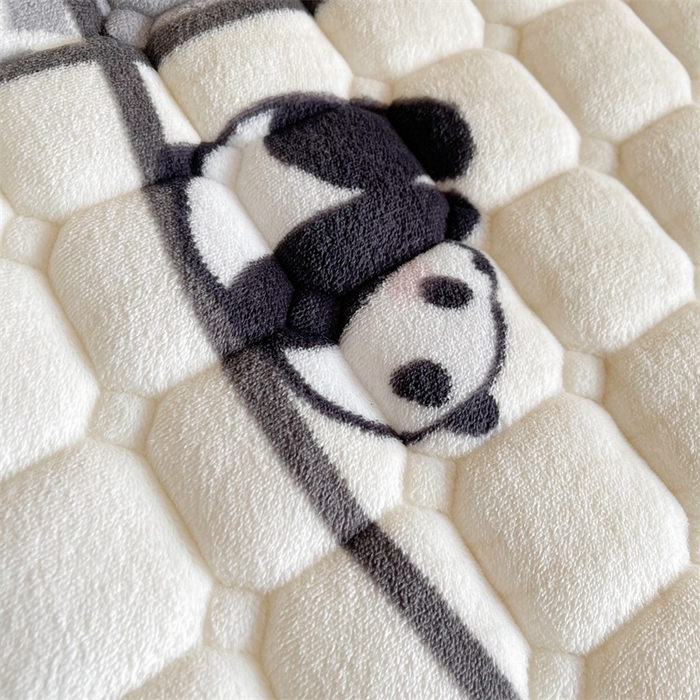 91家纺网 家纺一手货源 找家纺 梵朴 2025新款学生宿舍上下铺牛奶绒夹棉床垫床护垫床褥子 熊猫皮皮-灰