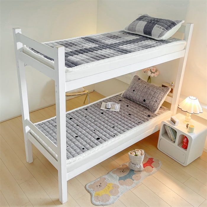 91家纺网 家纺一手货源 找家纺 梵朴 2025新款学生宿舍上下铺牛奶绒夹棉床垫床护垫床褥子 波点灰