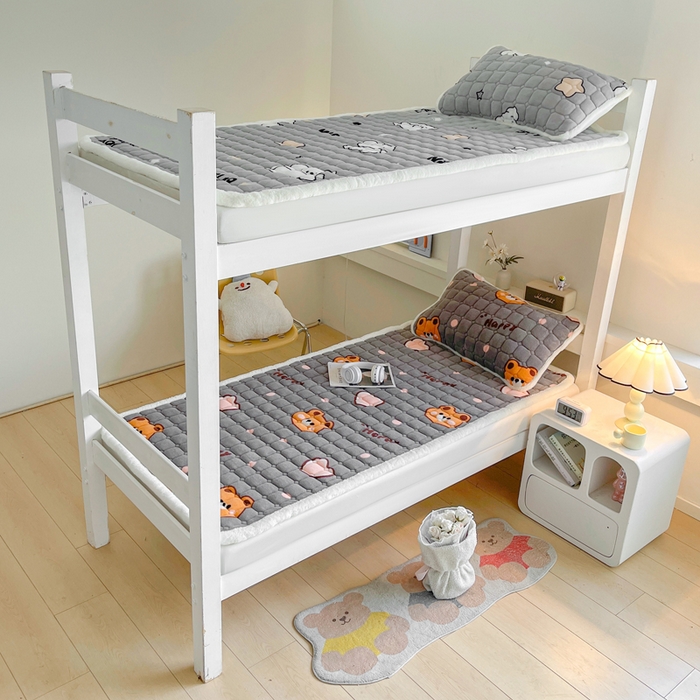 91家纺网 家纺一手货源 找家纺 梵朴 2025新款学生宿舍上下铺牛奶绒夹棉床垫床护垫床褥子 爱心熊熊