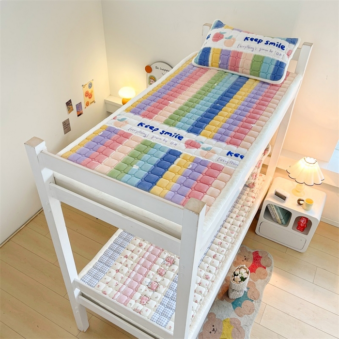 91家纺网 家纺一手货源 找家纺 （总）梵朴 2025新款学生宿舍上下铺牛奶绒夹棉床垫床护垫床褥子