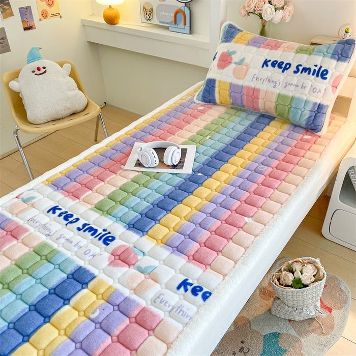 91家纺网 家纺一手货源 找家纺 （总）梵朴 2025新款学生宿舍上下铺牛奶绒夹棉床垫床护垫床褥子