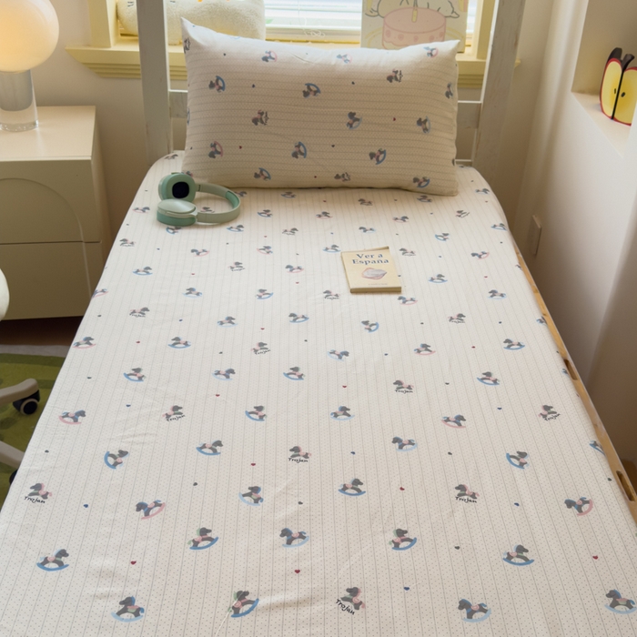 91家纺网 家纺一手货源 找家纺 金丝鸟家纺 2025新款全棉纯棉斜纹床笠单品床笠单件单床笠-学生床 快乐小马