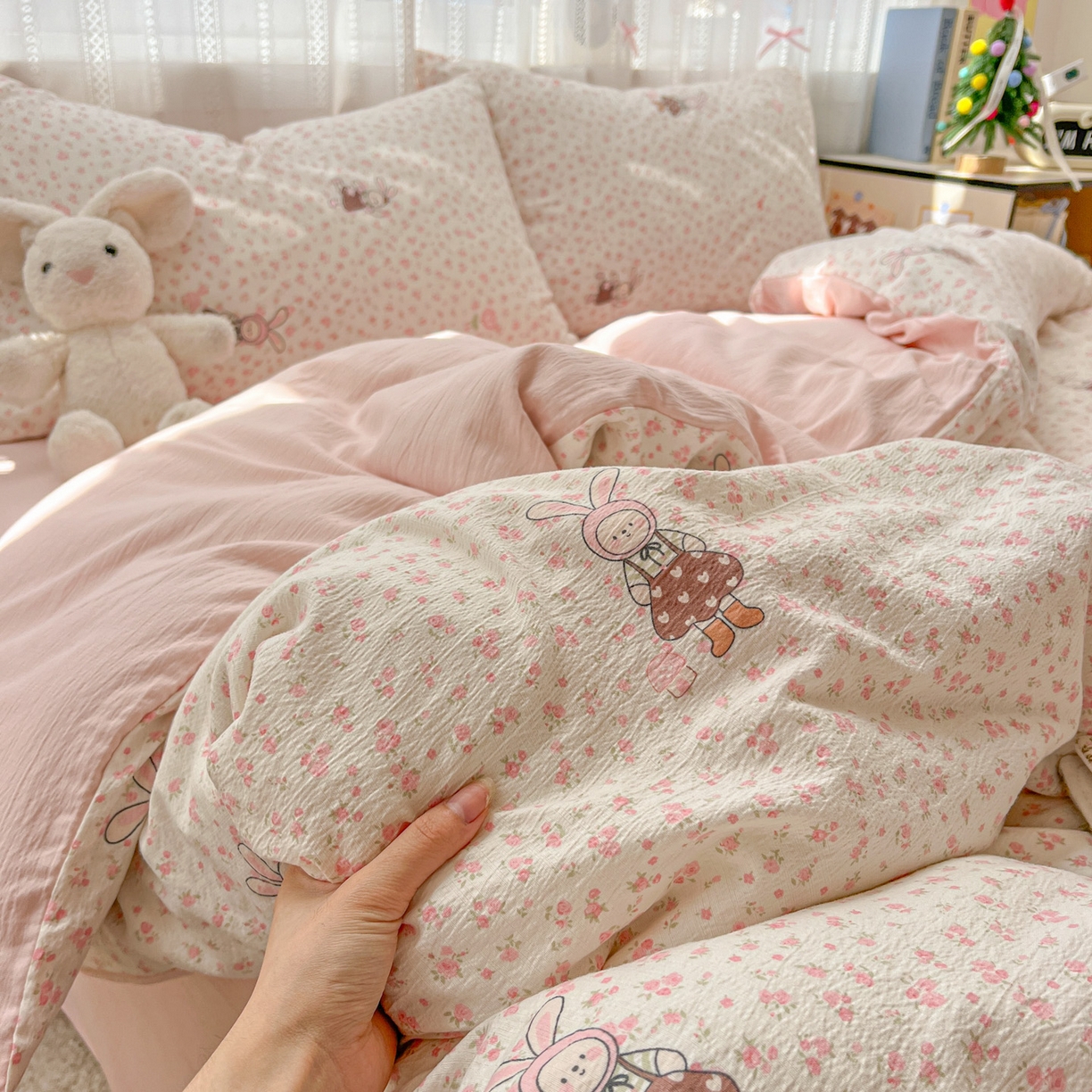 91家纺网 家纺一手货源 找家纺 水木坊 2025新款A云感双层纱四件套-浪漫 浪漫-巴比兔