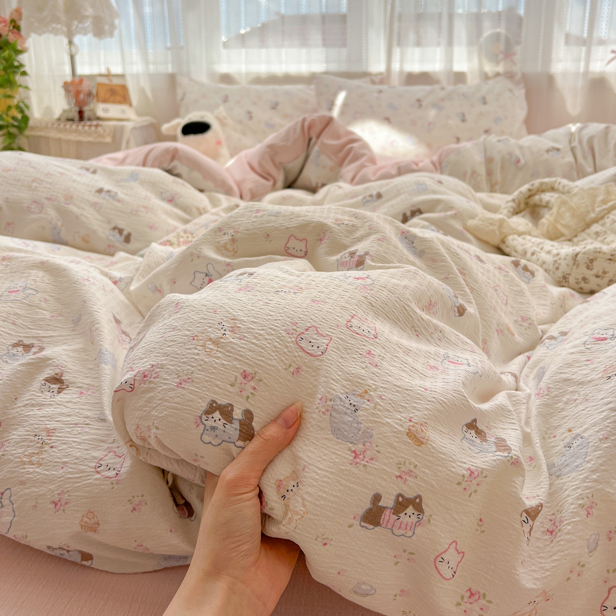 91家纺网 家纺一手货源 找家纺 水木坊 2025新款A云感双层纱四件套-浪漫 浪漫-晴天小猫