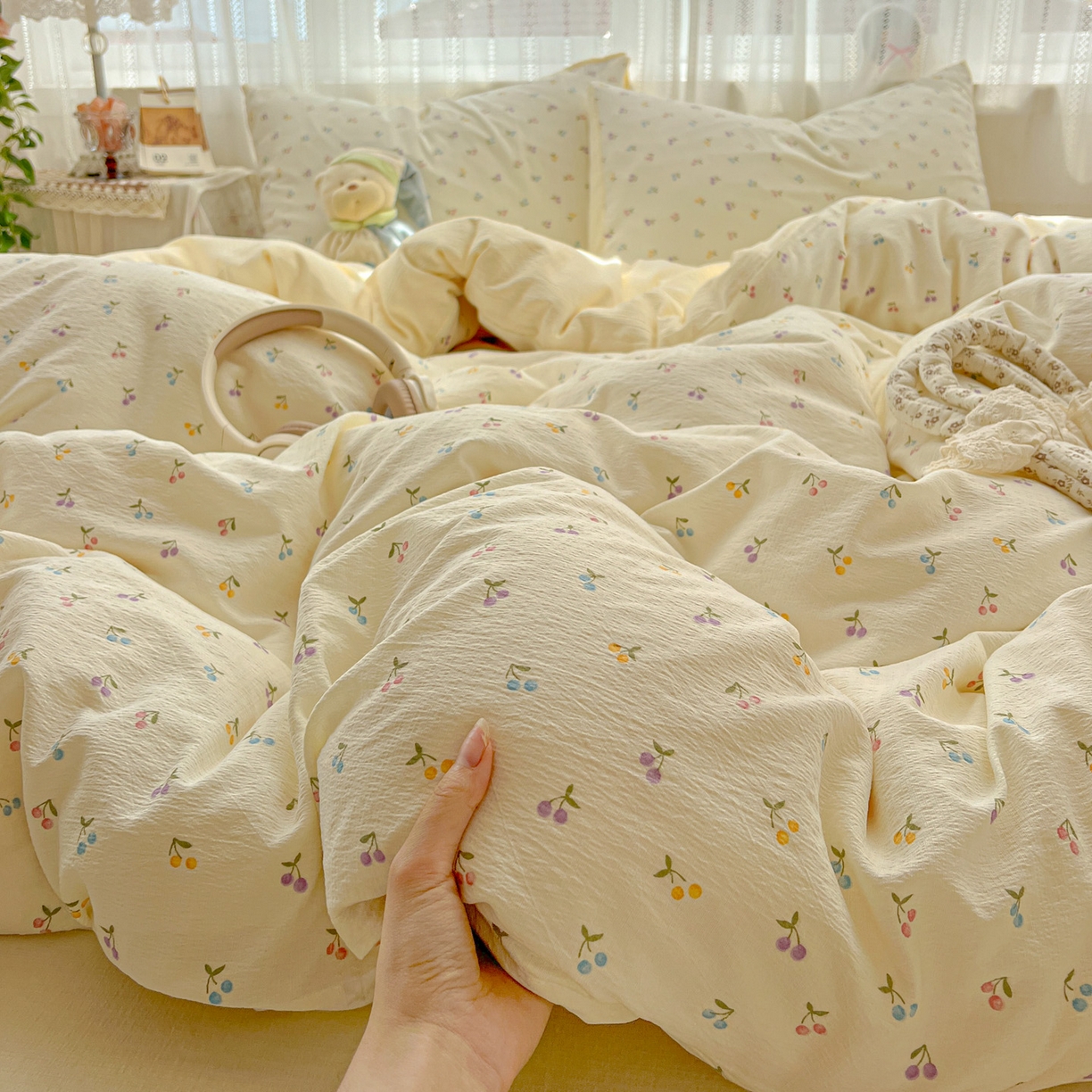 91家纺网 家纺一手货源 找家纺 水木坊 2025新款A云感双层纱四件套-浪漫 浪漫-樱桃布丁