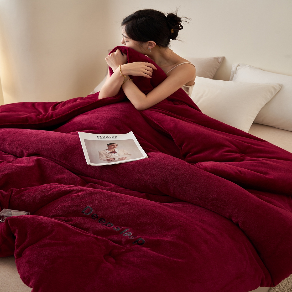 91家纺网 家纺一手货源 找家纺 闲鱼家纺 2025新款某朵同款深睡眠牛奶绒冬被被子被芯 酒红