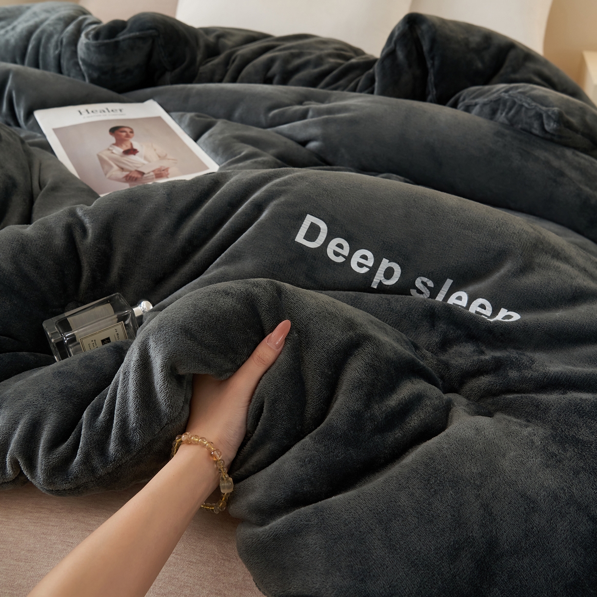 91家纺网 家纺一手货源 找家纺 （总）闲鱼家纺 2025新款某朵同款深睡眠牛奶绒冬被被子被芯