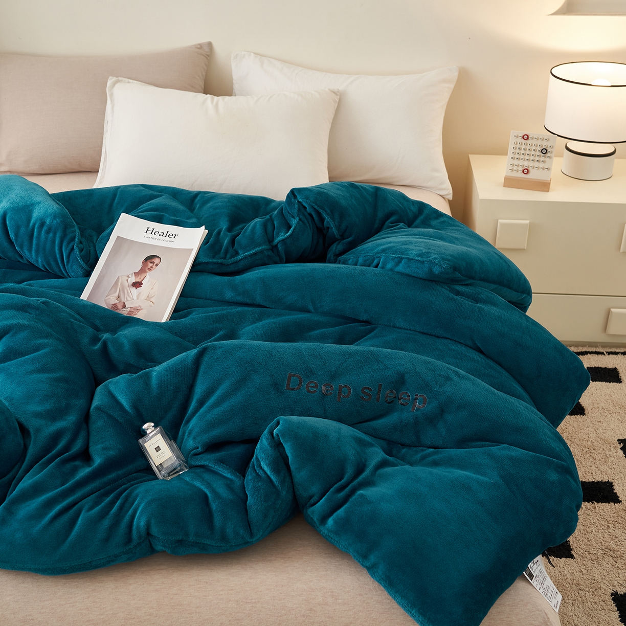 91家纺网 家纺一手货源 找家纺 闲鱼家纺 2025新款某朵同款深睡眠牛奶绒冬被被子被芯 宾利蓝