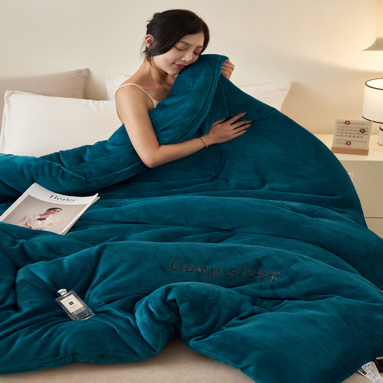 91家纺网 家纺一手货源 找家纺 闲鱼家纺 2025新款某朵同款深睡眠牛奶绒冬被被子被芯 宾利蓝