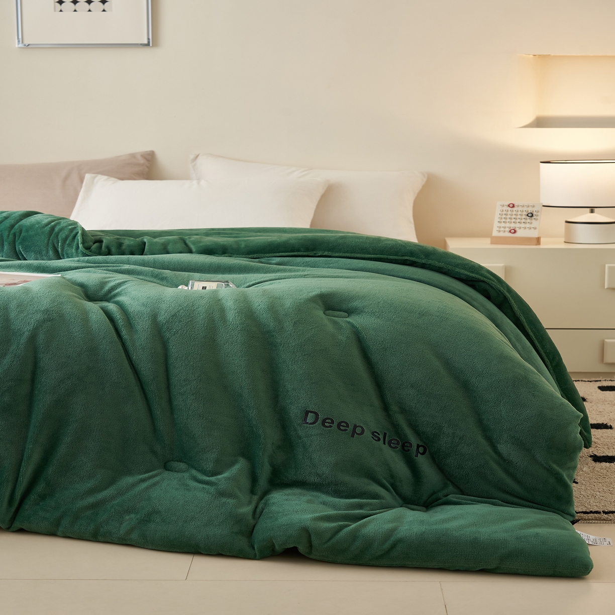91家纺网 家纺一手货源 找家纺 闲鱼家纺 2025新款某朵同款深睡眠牛奶绒冬被被子被芯 墨绿