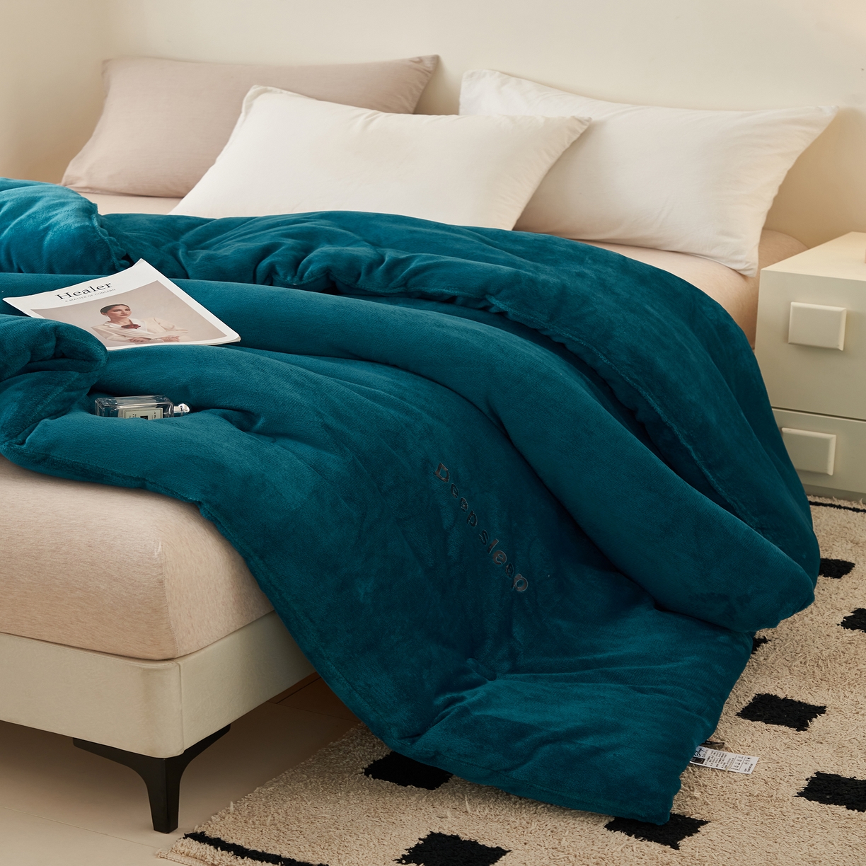 91家纺网 家纺一手货源 找家纺 闲鱼家纺 2025新款某朵同款深睡眠牛奶绒冬被被子被芯 宾利蓝