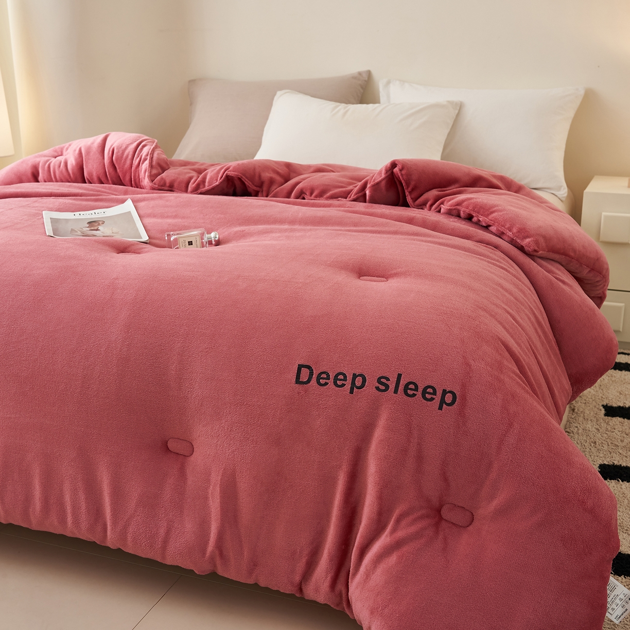 91家纺网 家纺一手货源 找家纺 闲鱼家纺 2025新款某朵同款深睡眠牛奶绒冬被被子被芯 豆沙