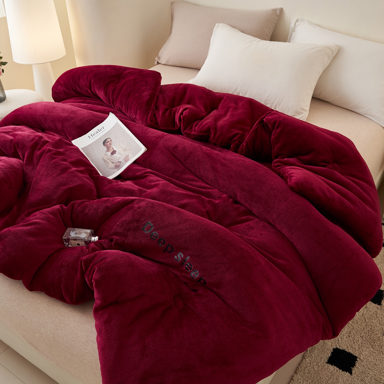 91家纺网 家纺一手货源 找家纺 闲鱼家纺 2025新款某朵同款深睡眠牛奶绒冬被被子被芯 酒红