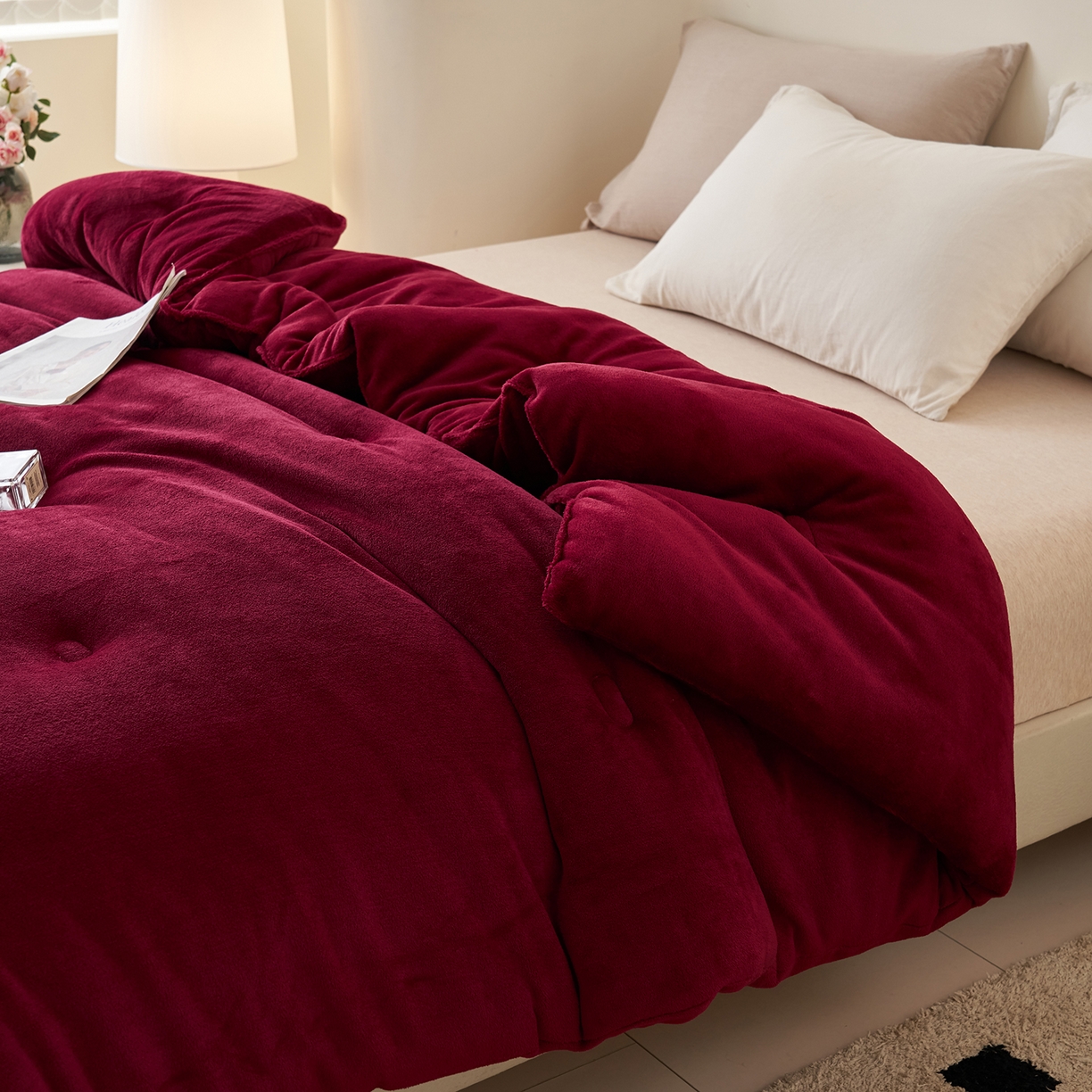 91家纺网 家纺一手货源 找家纺 闲鱼家纺 2025新款某朵同款深睡眠牛奶绒冬被被子被芯 酒红