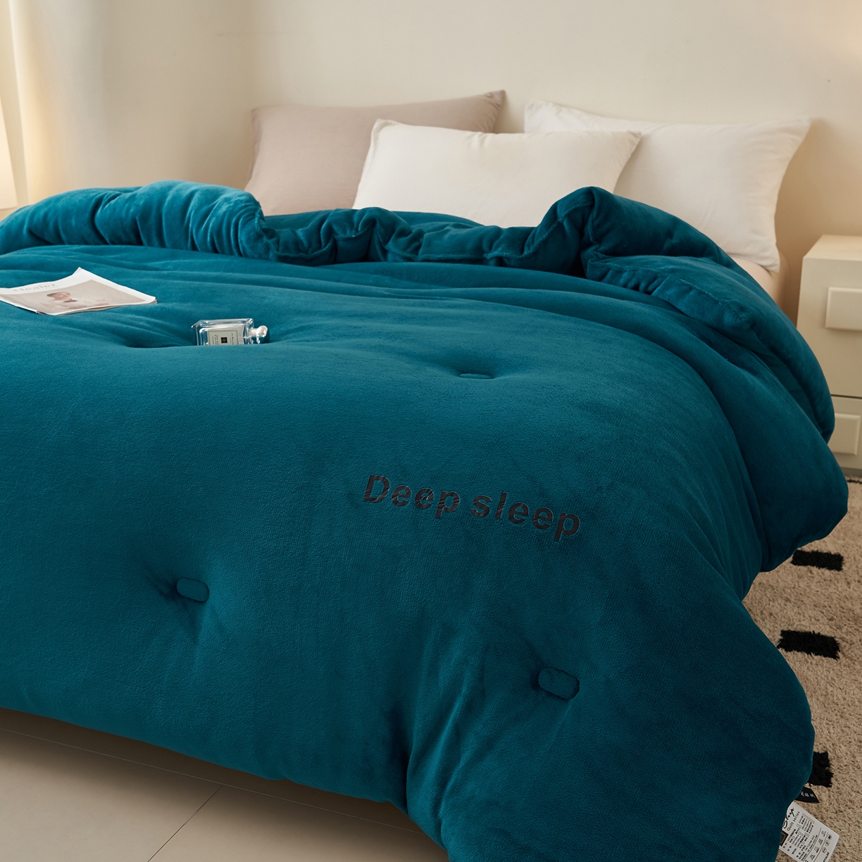 91家纺网 家纺一手货源 找家纺 闲鱼家纺 2025新款某朵同款深睡眠牛奶绒冬被被子被芯 宾利蓝