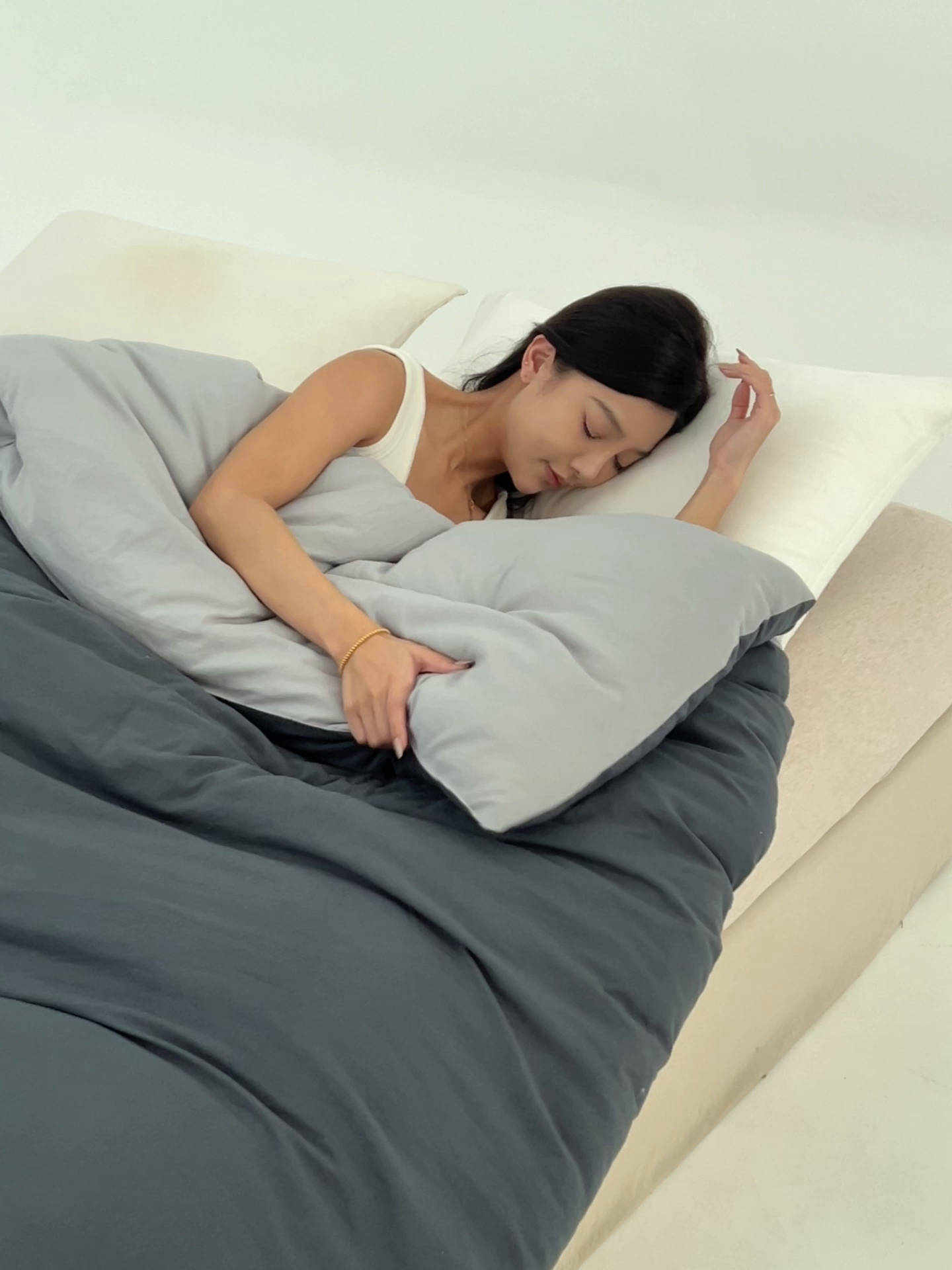 91家纺网 家纺一手货源 找家纺 闲鱼家纺 2025新款某朵同款深睡眠2.0冬被被子被芯 深灰+浅灰