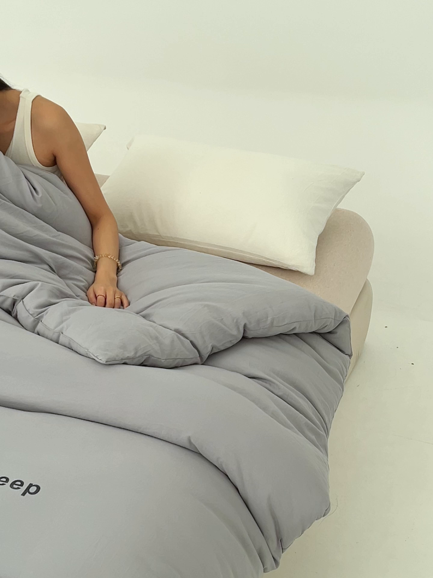 91家纺网 家纺一手货源 找家纺 闲鱼家纺 2025新款某朵同款深睡眠2.0冬被被子被芯 浅灰