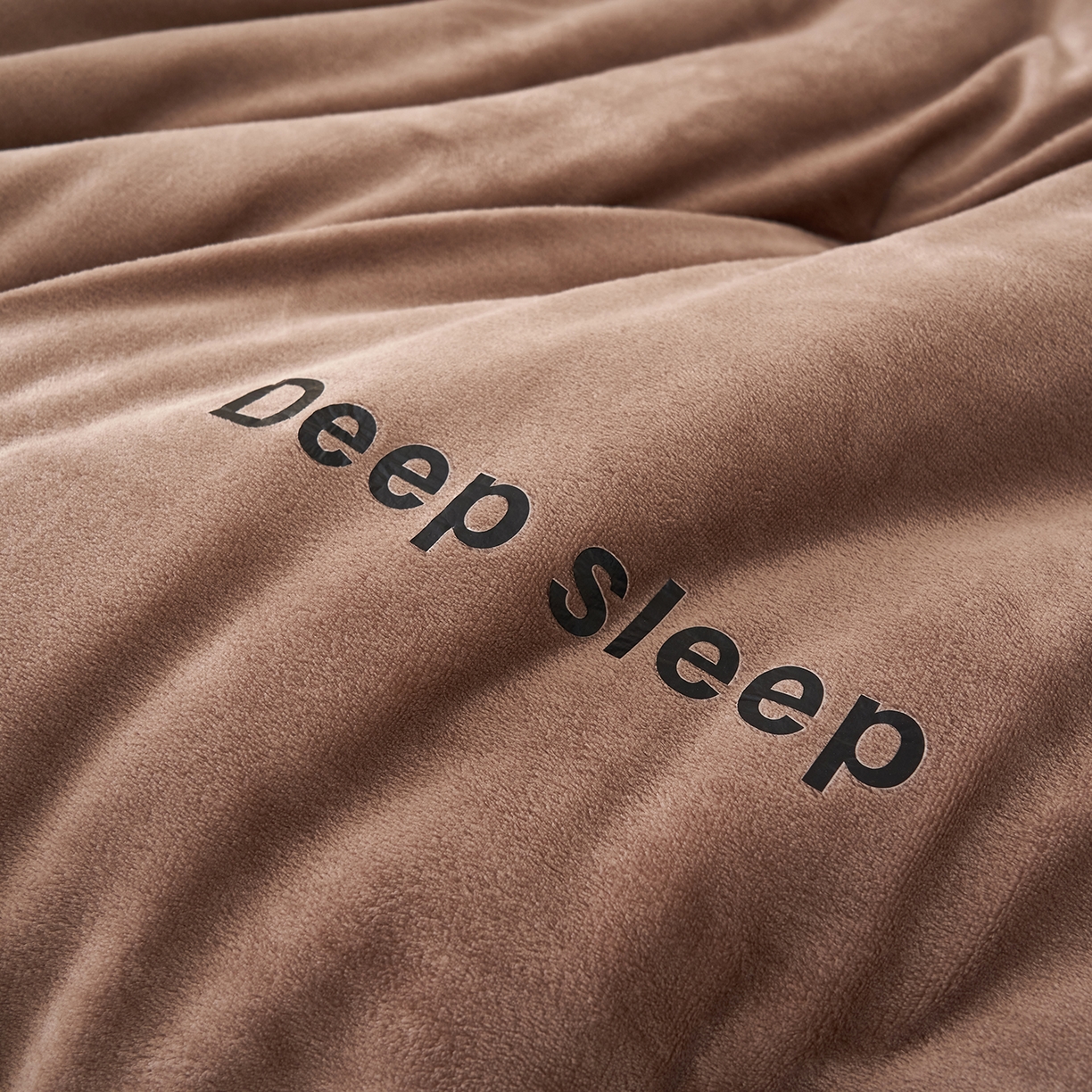 91家纺网 家纺一手货源 找家纺 闲鱼家纺 2025新款某朵同款深睡眠牛奶绒冬被被子被芯 卡其